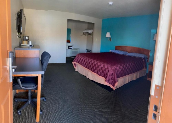 Lone Pine Budget Inn image 12